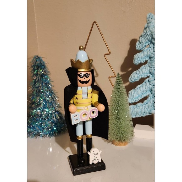 Halloween Christmas pastel black pumpkin nutcracker new with ghost BOO sign smal - Picture 9 of 11